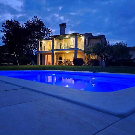 Apartments Villa Sotlar With Pool Umag Bagian luar foto
