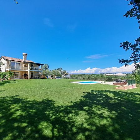 Apartments Villa Sotlar With Pool Umag Bagian luar foto